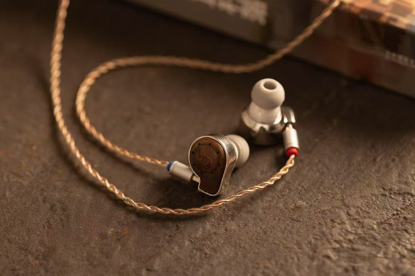 Best High-End IEMs for Travel in 2025