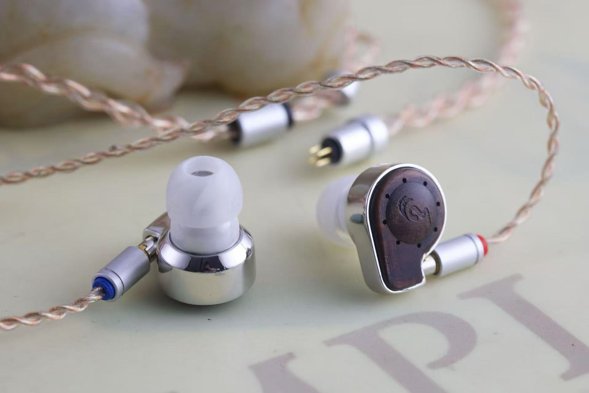 Ra Volution Platinum Luxury Earphones